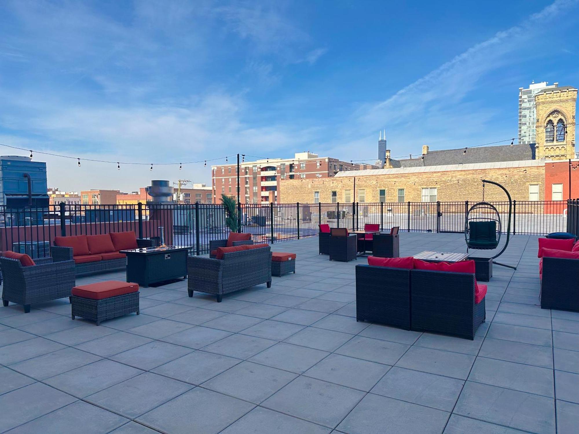 Apartment Spacious 2br South Loop With Skyline View, Optional Parking And Gym Access Near Mccormick Place And Soldier Field *